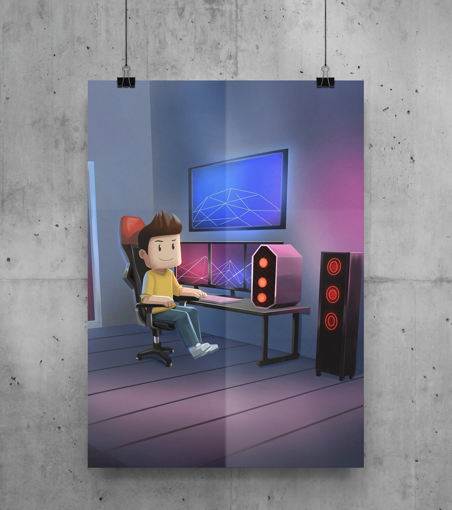Poster mit Tjulfar-Comicfigur in einem modernen Gaming-Zimmer. Figur sitzt auf einem roten Gaming-Stuhl vor einem Schreibtisch mit drei Monitoren, leuchtendem PC-Tower und Lautsprechern. Hintergrund mit grauer Betonwand und futuristischer Beleuchtung in Blau- und Pinktönen.