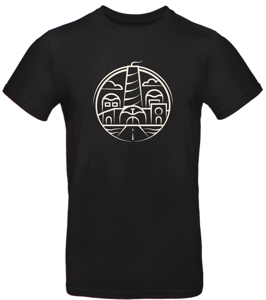 Schwarzes T-Shirt mit rundem „Fabrik“-Design im minimalistischen Linienstil, zeigt Gebäude, Straße, Wolken und einen hohen Turm in der Mitte. Merchandise-Artikel von Tjulfar.